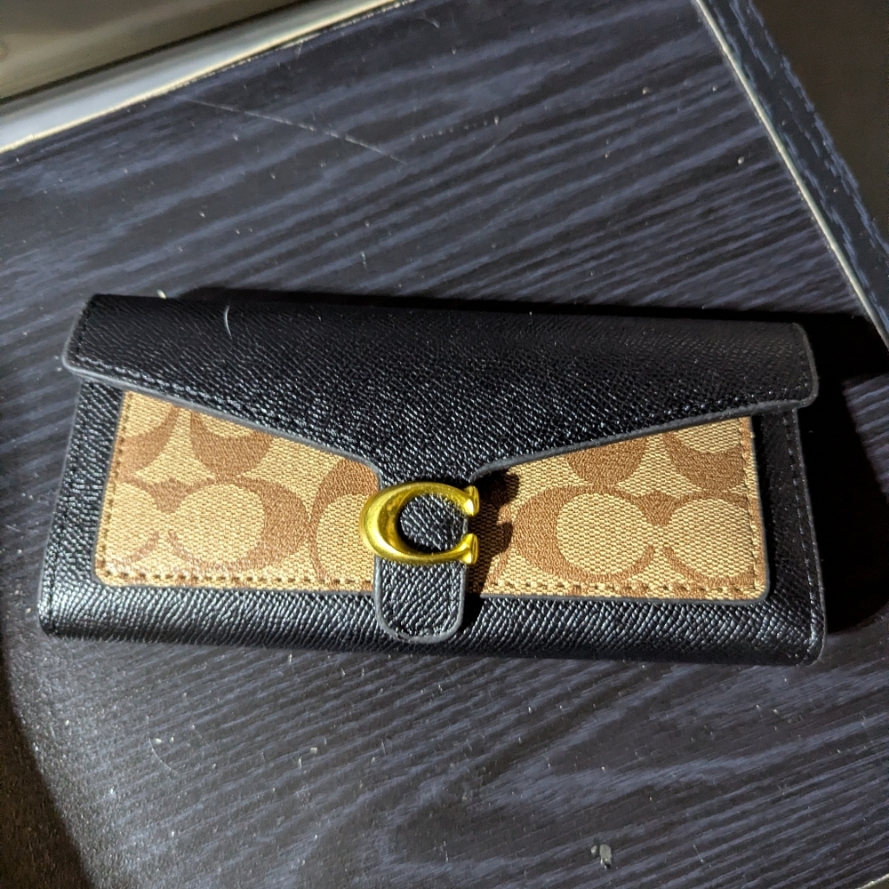 Black and Tan Women's Wallet